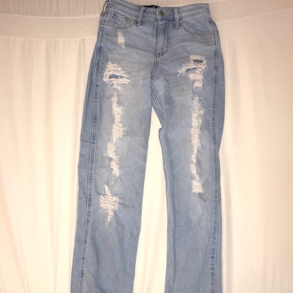 Hollister Denim - High Rise Mom Jean - ripped